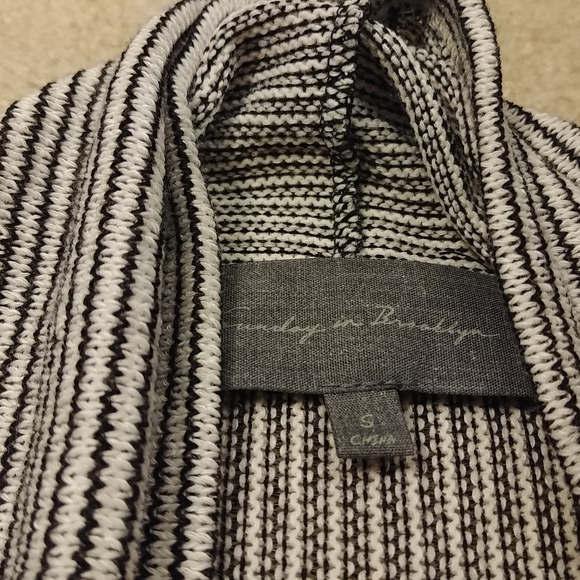 Sunday in Brooklyn Duster - Picture 4 of 4